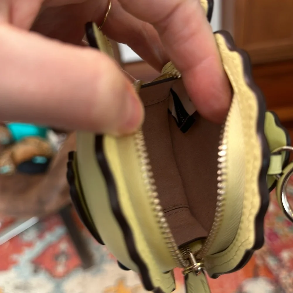 KATE SPADE FISH CHANGE PURSE KEY CHAIN TROPICAL YELLOW BLACK SILVER CUTE LNC 🐠 - Picture 8 of 10